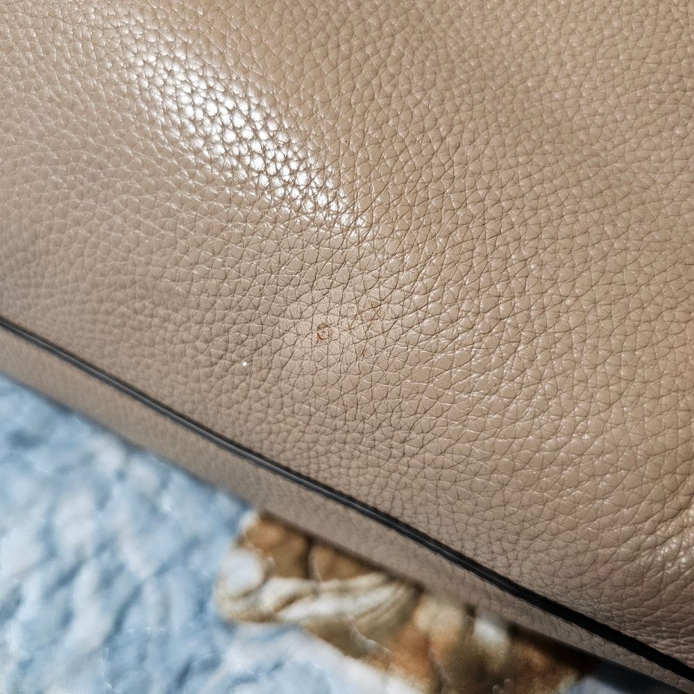 Coach Ava Chain Tote in Pebbled Leather - Picture 4 of 8